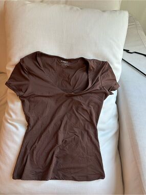 Puma Women's V-Neck Short Sleeve Tee in Chocolate Brown